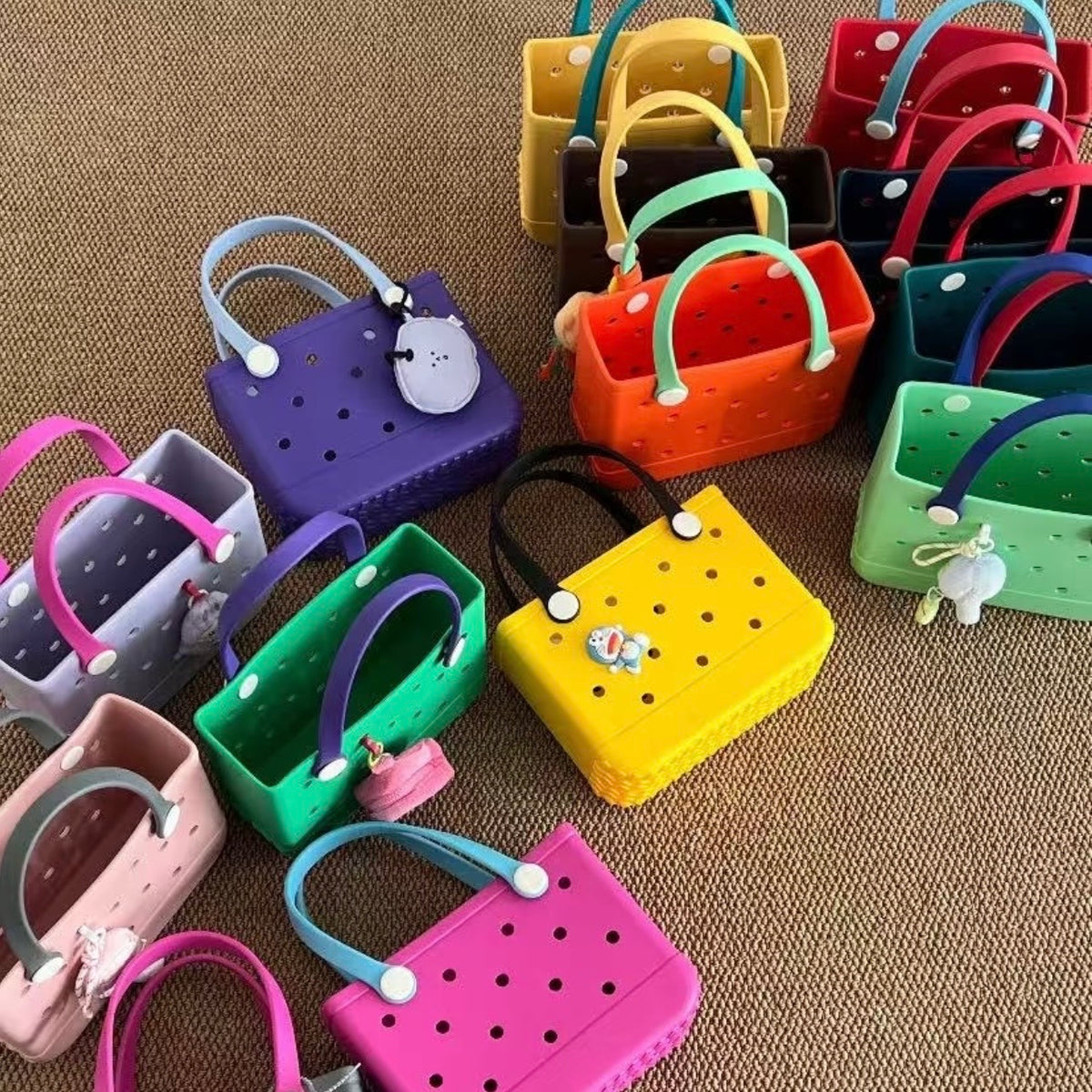 CARTOON & KAWAII EVA BEACH TOTE 🧸🌈